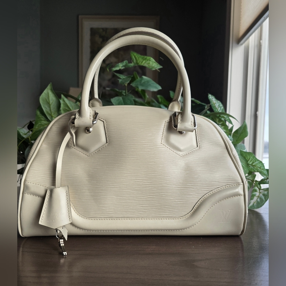 Louis Vuitton Ivory Epi Bowling Montaigne PM With Silver Lock And Two Keys - Picture 16 of 16